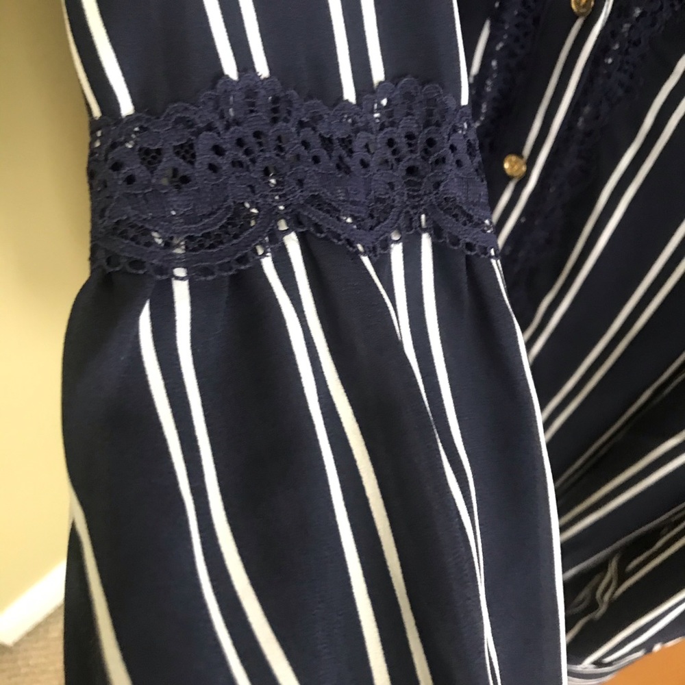 Michael Kors NWOT (fell off) Blue pinstripe Top 1X - Picture 5 of 16